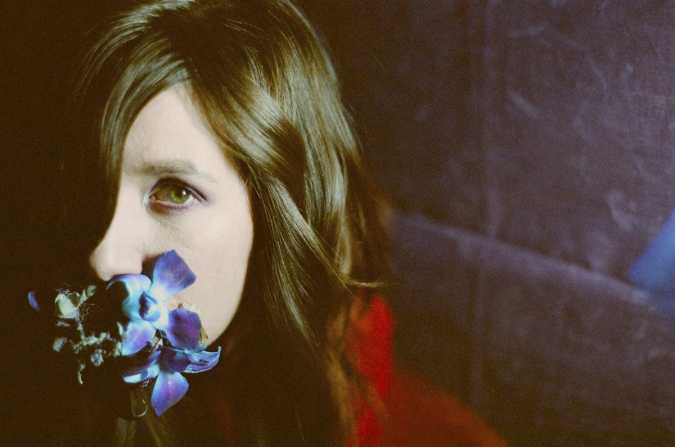 Circuit des Yeux shares new video 'Falling Blonde'