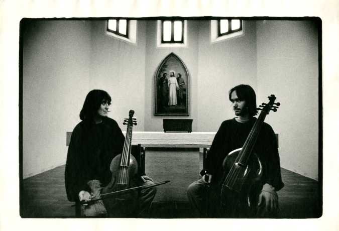 Watch & read: Irena & Vojtěch Havlovi play four hands piano recorded by Vincent Moon