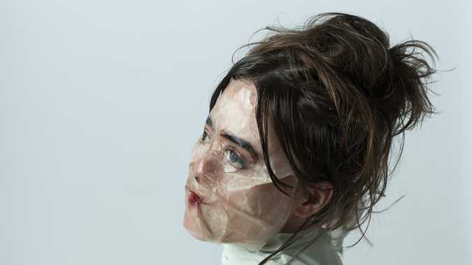 Watch: Kee Avil releases a new live performance video for 'HHHH'