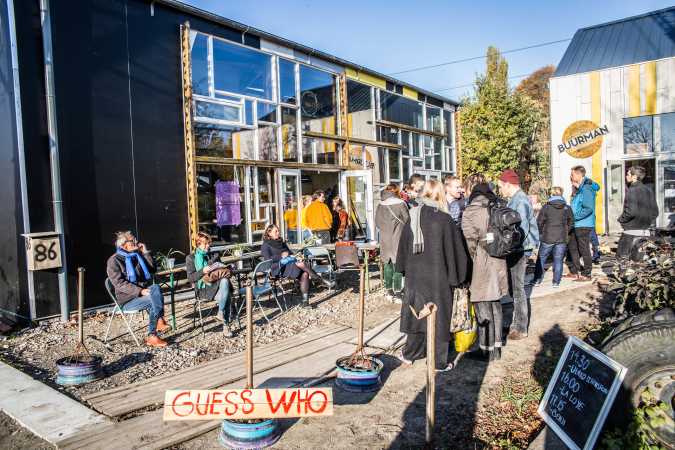 Hof van Cartesius Side Program